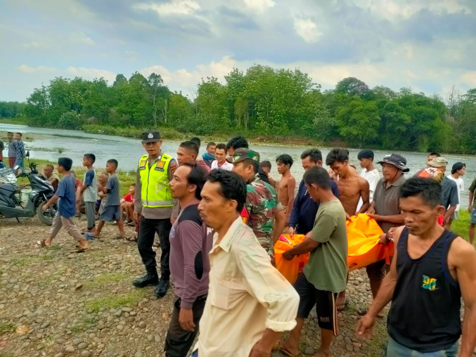 Kakek Renta Ditemukan Tewas di Pinggir Sungai Ogan