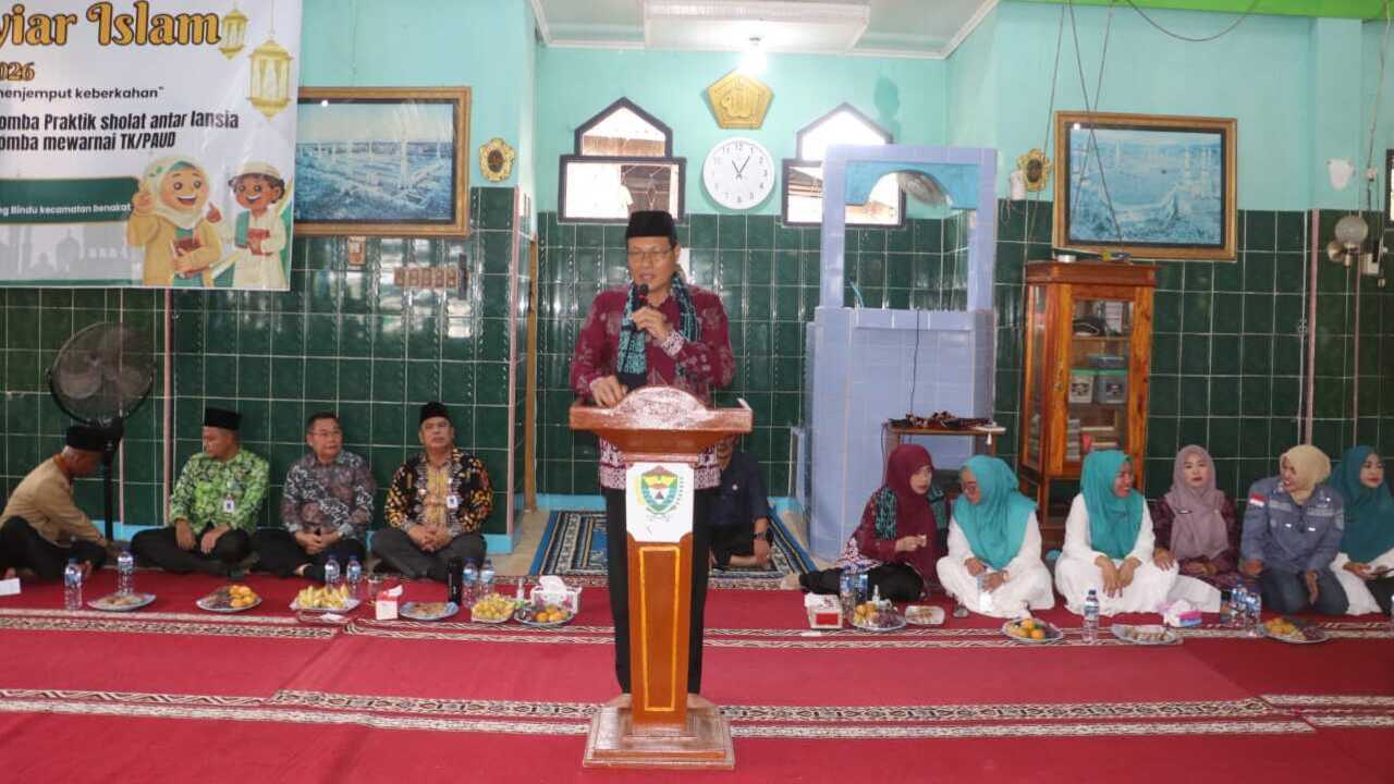 Edison Beri Santunan kepada Guru Ngaji