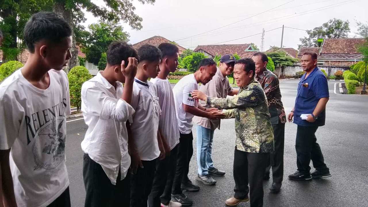 Tim Sepak Bola U15 OKU Dilepas, Siap Berlaga di Piala Gubernur Sumsel 2026
