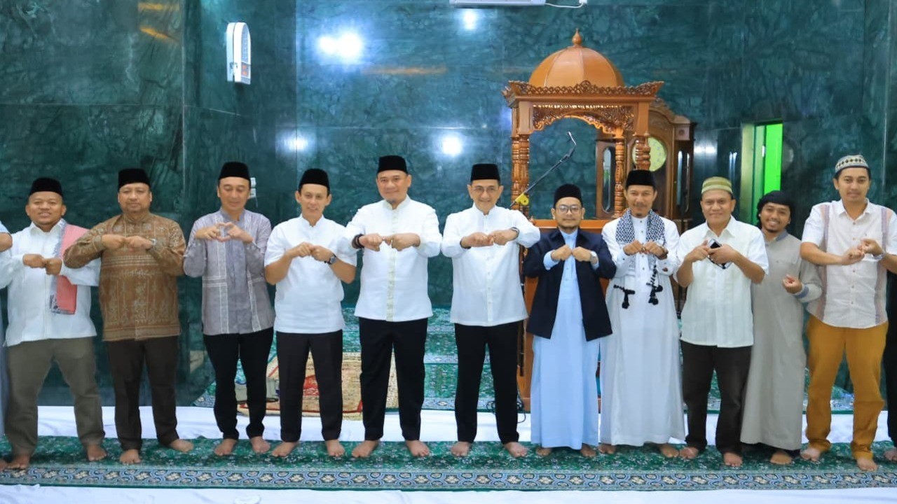 Sekda Edward Candra Hadiri Pengajian Ramadan, Perkuat Sinergi Pemprov dan DPRD Sumsel
