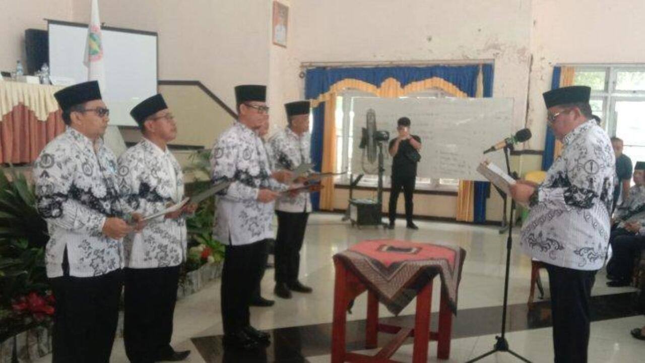 Teddy Meilwansyah Terpilih Secara Aklamasi Sebagai Ketua PGRI OKU 2025/2030