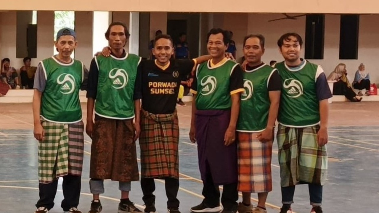 Anggota PWI OKI Ikut Lomba Sepak Bola Gembira HUT RI, Kalah Tapi Tetap Semangat