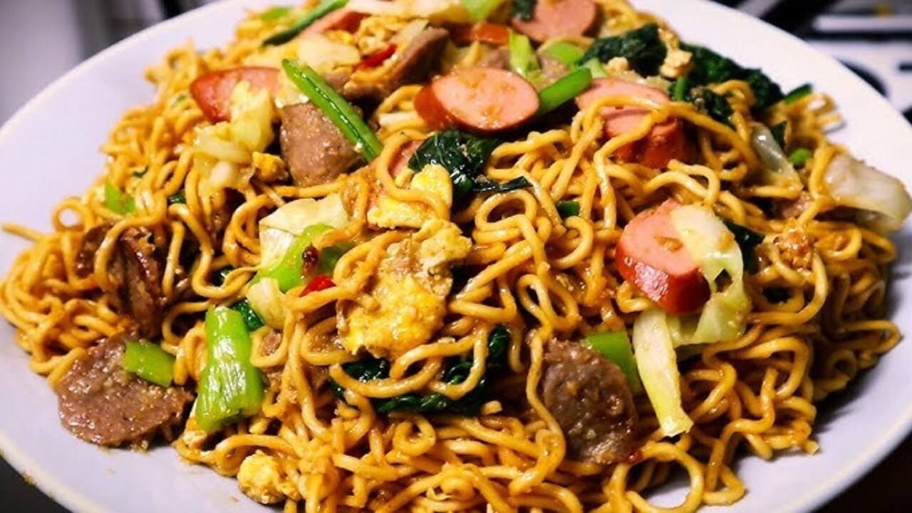 Mie Tek Tek : Kuliner Jalanan yang Tetap Eksis dan Menggoda Selera