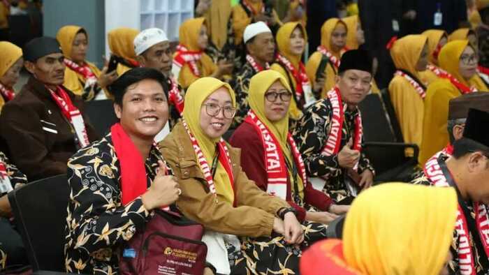 Herman Deru  Kembali Lepas Keberangkatan Jemaah Umroh Penerbangan Langsung Palembang-Madinah