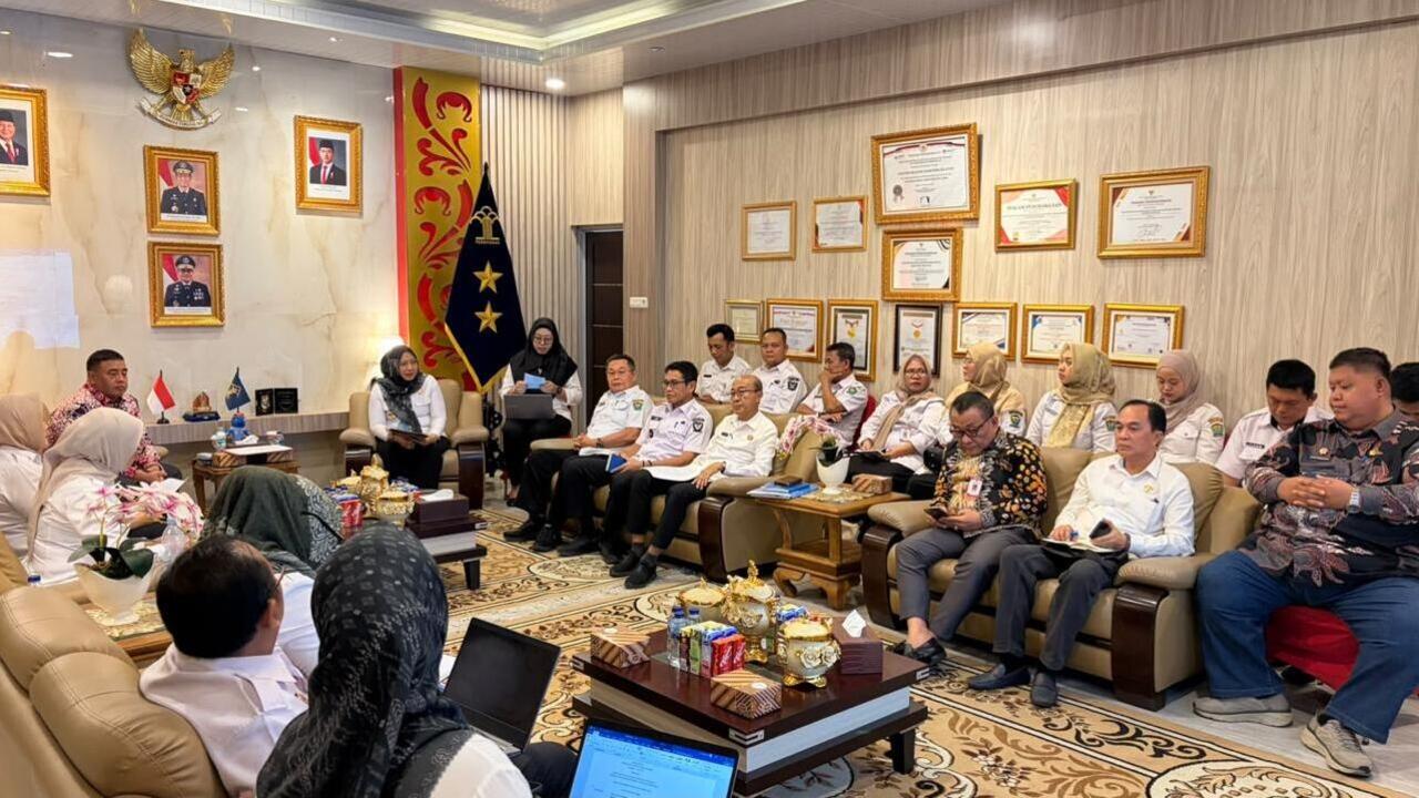 Perkuat Jaring Pengaman Sosial, Kemenkum Sumsel Harmonisasikan 3 Raperbup Muara Enim