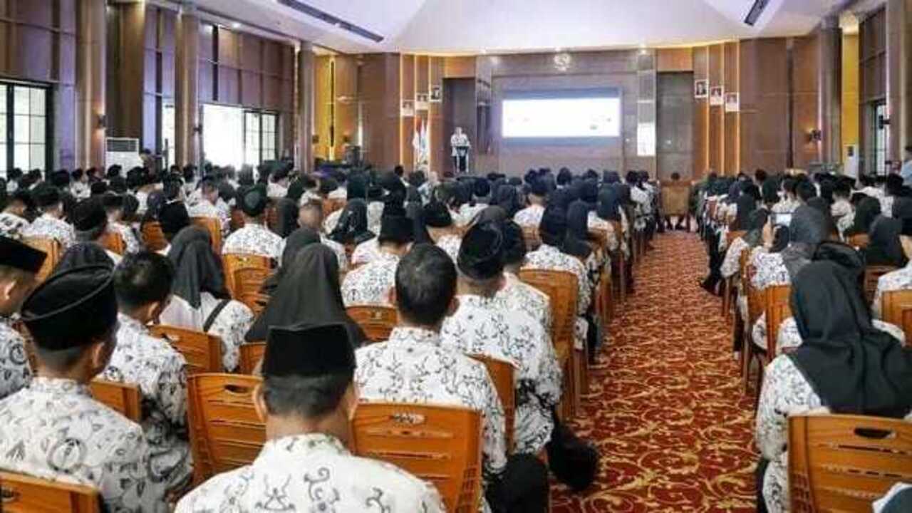 Bupati Ogan Ilir Kukuhkan Pengurus PGRI dan Buka PORSENIJAR 2025
