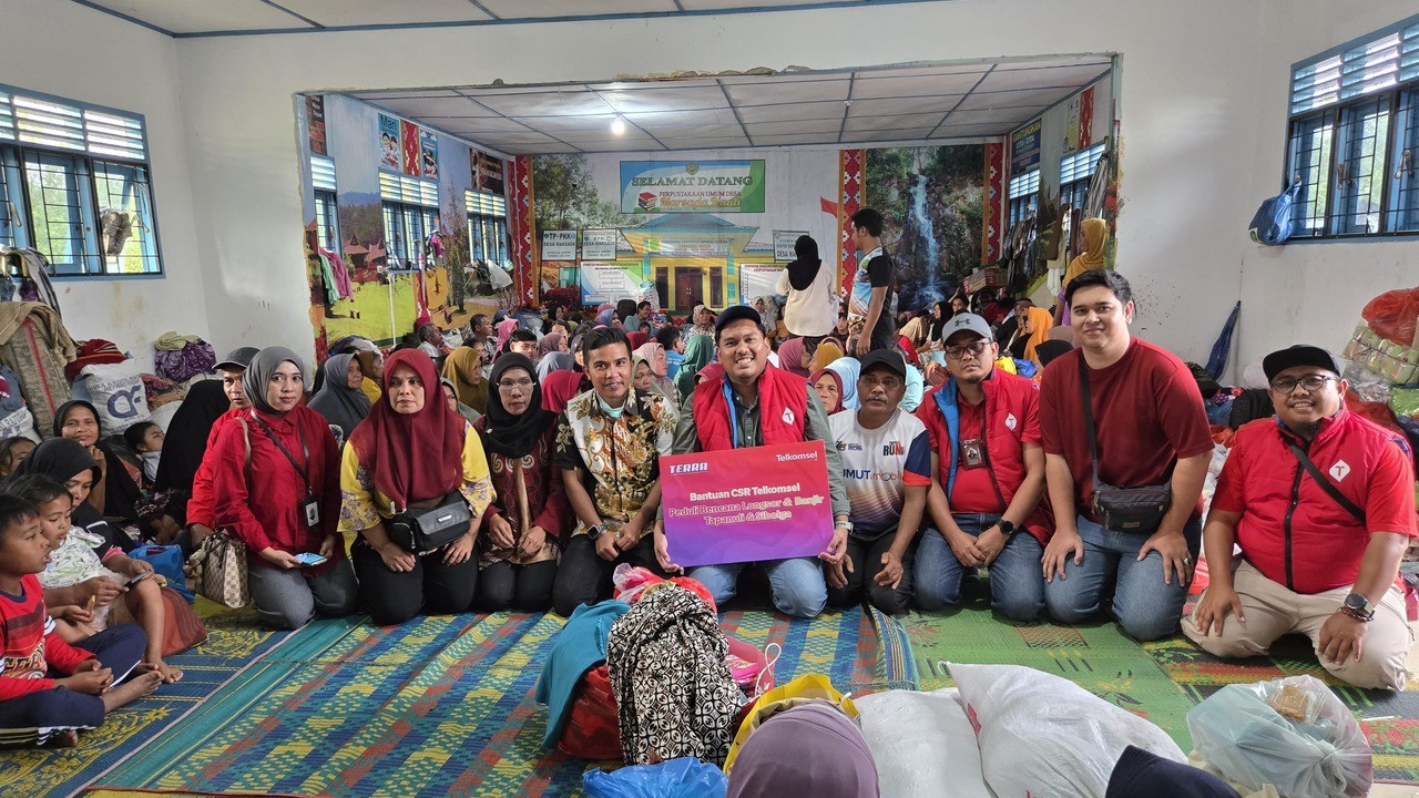 Telkomsel Salurkan Bantuan Sosial dan Percepatan Pemulihan Jaringan di Aceh, Sumatera Utara,dan Sumatera Barat