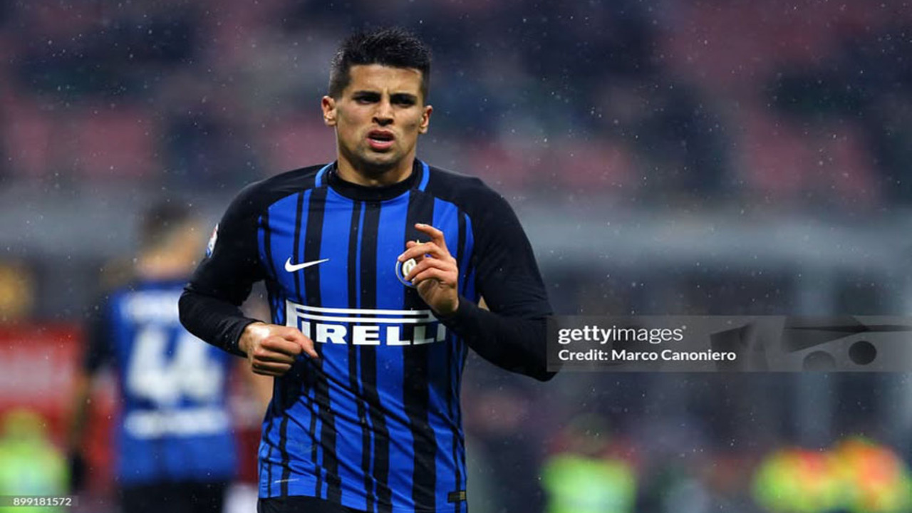 Barcelona Ajukan Tawaran ke Al Hilal, Peluang Inter Dapatkan João Cancelo Menipis.