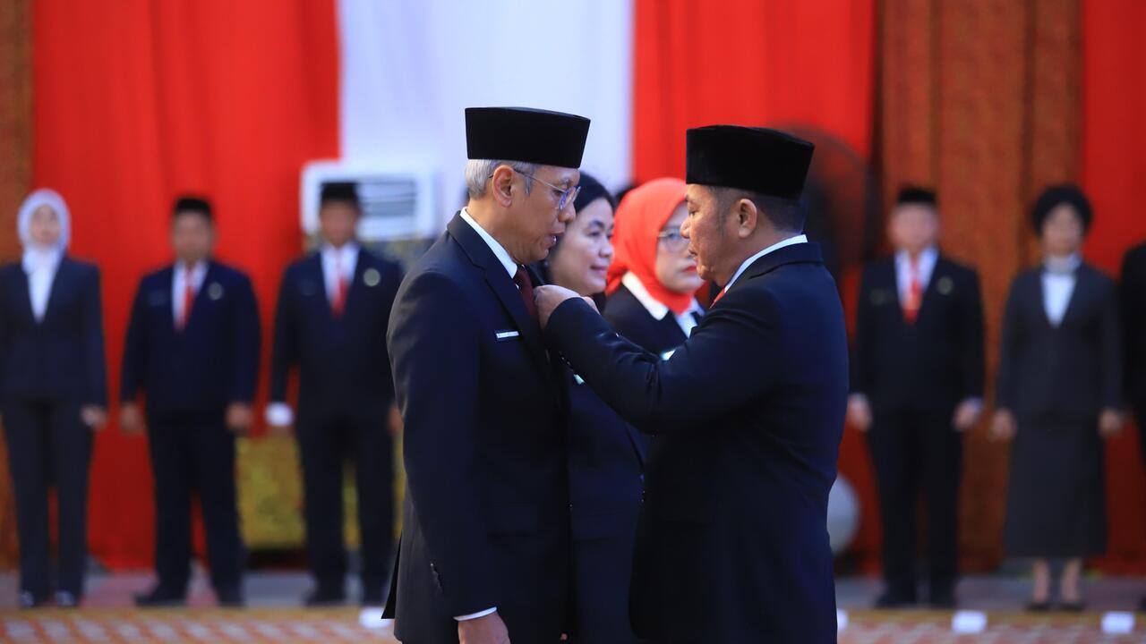 Gubernur Herman Deru Sematkan Satyalancana Karya Satya kepada 321 ASN Sumsel, Simbol Loyalitas dan Integritas 