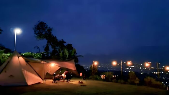 Menikmati Keindahan City Light Kota Bogor dari Atas Bukit di Lentemland Camping Ground