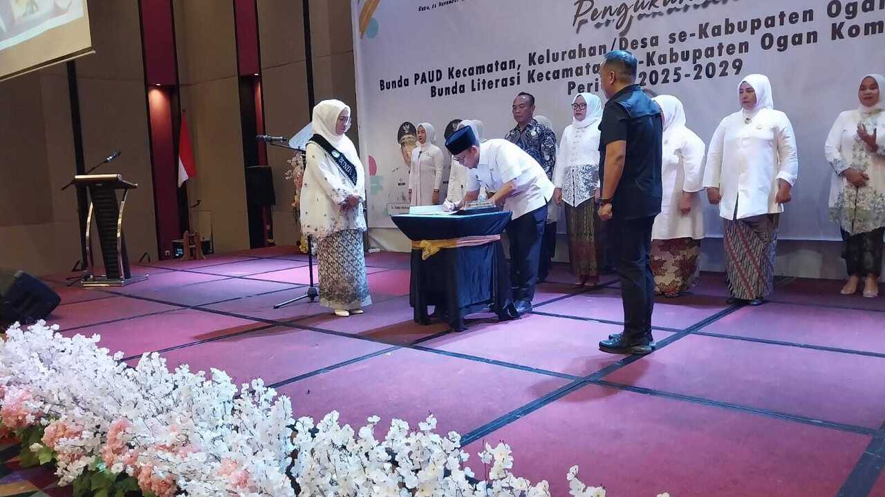 Bupati OKU Resmi Lantik Bunda PAUD dan Bunda Literasi
