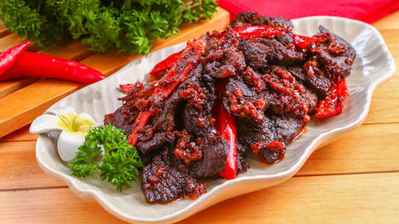 Dendeng Balado : Warisan Kuliner Minang yang Menggoda Selera