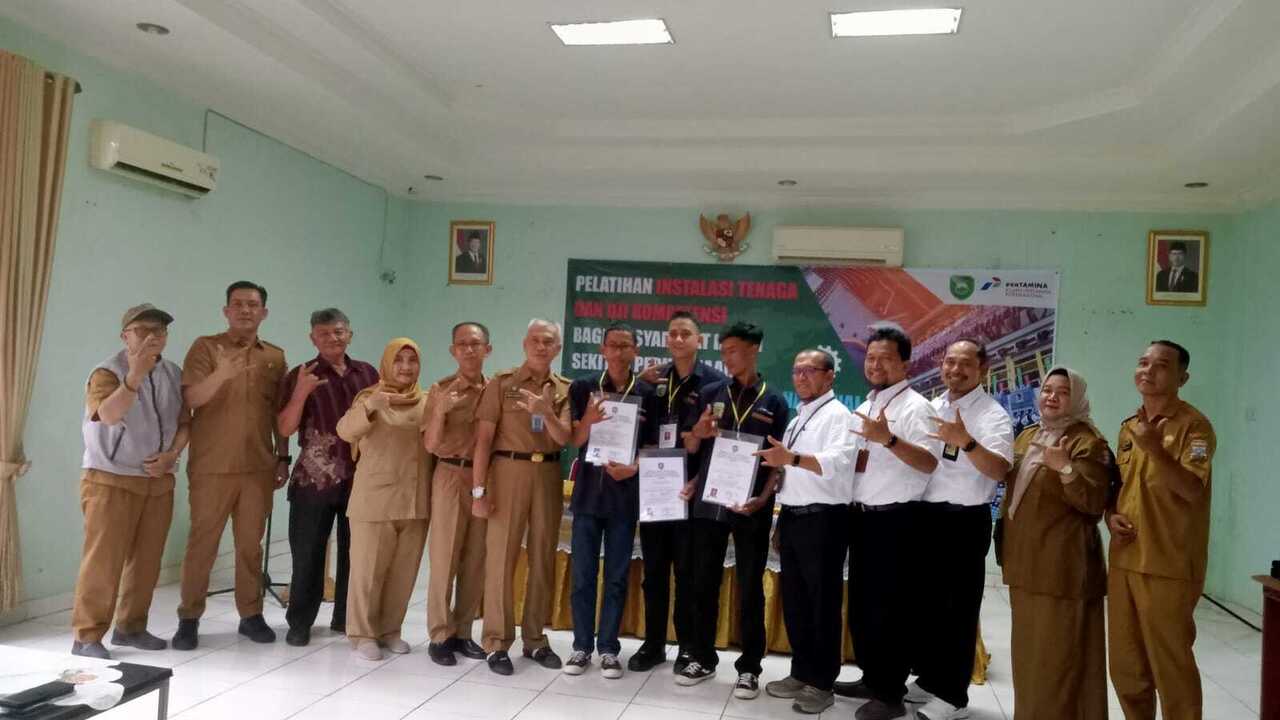 Pelatihan Teknik Tenaga Listrik RDMP RU III Project Sumatera Resmi Ditutup: 10 Peserta Terbaik Raih Sertifikas