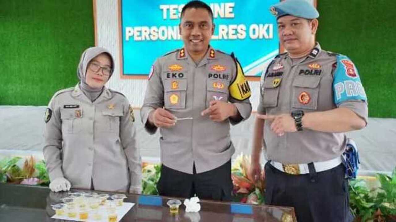 Ratusan Personel Polres OKI Jalani Pemeriksaan Urine 