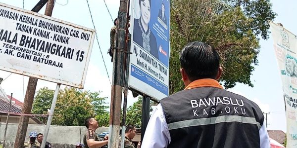 Bawaslu OKU Mulai Tertipkan Alat Peraga Kampanye