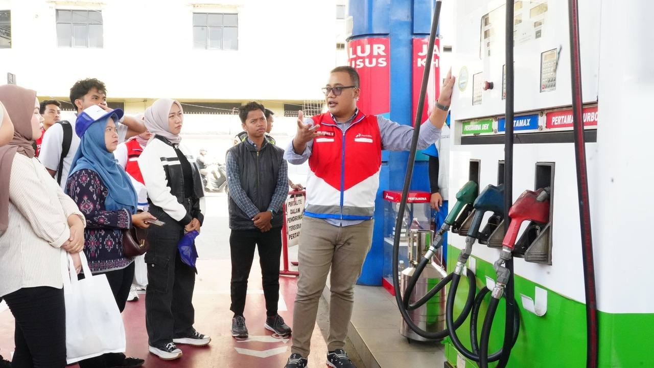 Pertamina Patra Niaga Regional Sumbagsel Buka Transparansi Prosedur Kualitas BBM Lewat Program Edukasi Pantau 