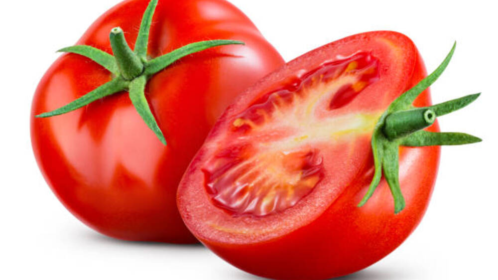Mengungkap Perlindungan Tomat untuk Kesehatan Tulang pada Wanita Pasca Menopause