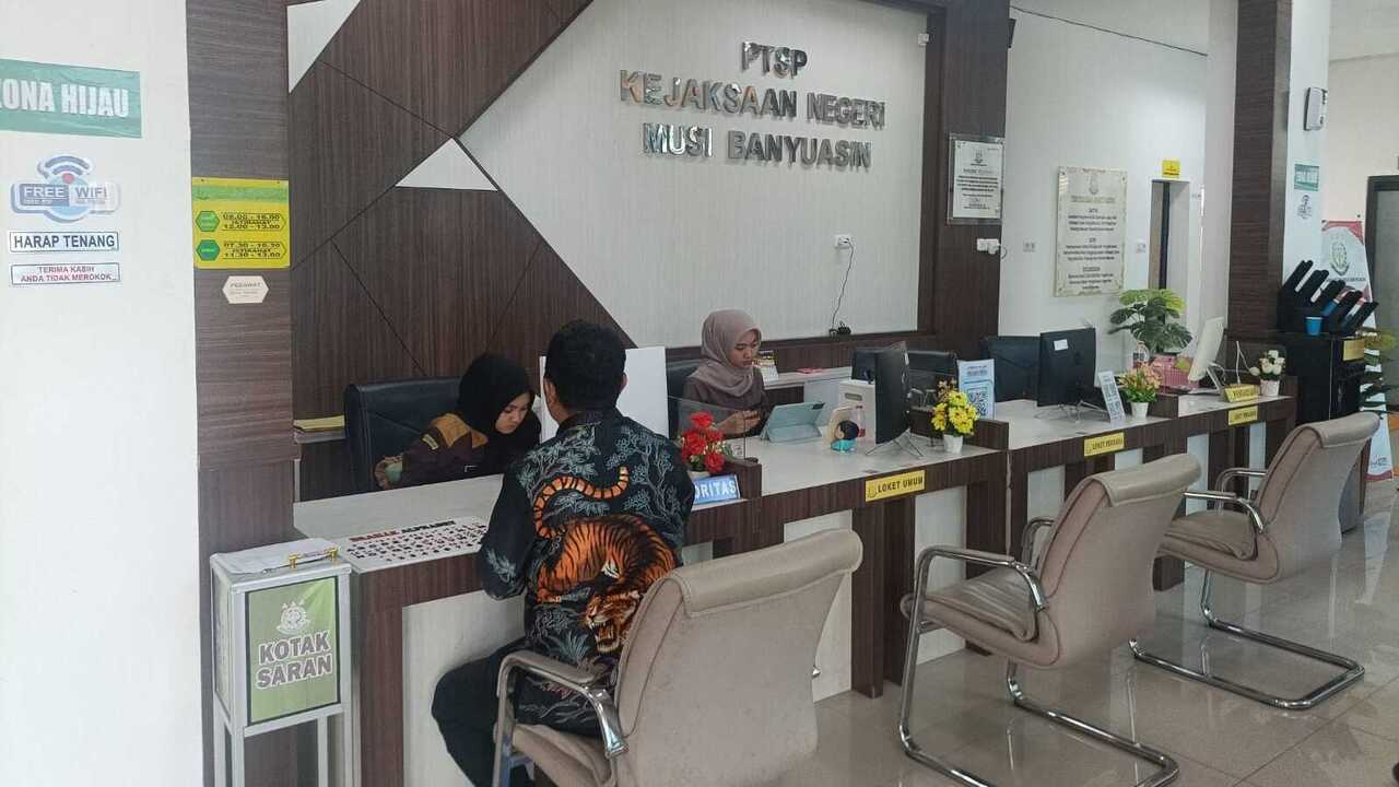 Oknum Kades Pinang Banjar Dilaporkan ke Kejari Muba