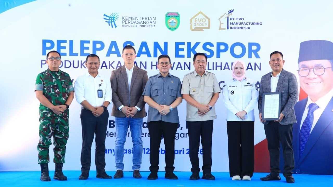 Mendag RI dan Wagub Sumsel Lepas Ekspor Perdana Pakan Hewan ke Filipina dari Banyuasin