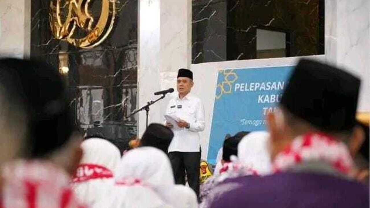 Wakil Bupati Ogan Ilir H. Ardani Lepas 267 Jamaah Calon Haji di Masjid Agung An-Nur