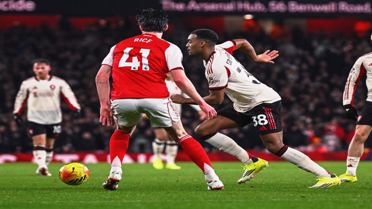 Hasil Arsenal vs Liverpool 0-0: Arsenal Tetap Kokoh di Puncak, Liverpool Dirugikan.