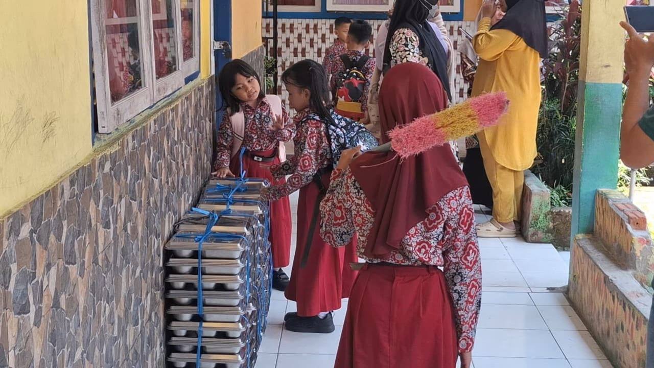 Ditemukan Ulat Pada MBG SDN Lubuklinggau