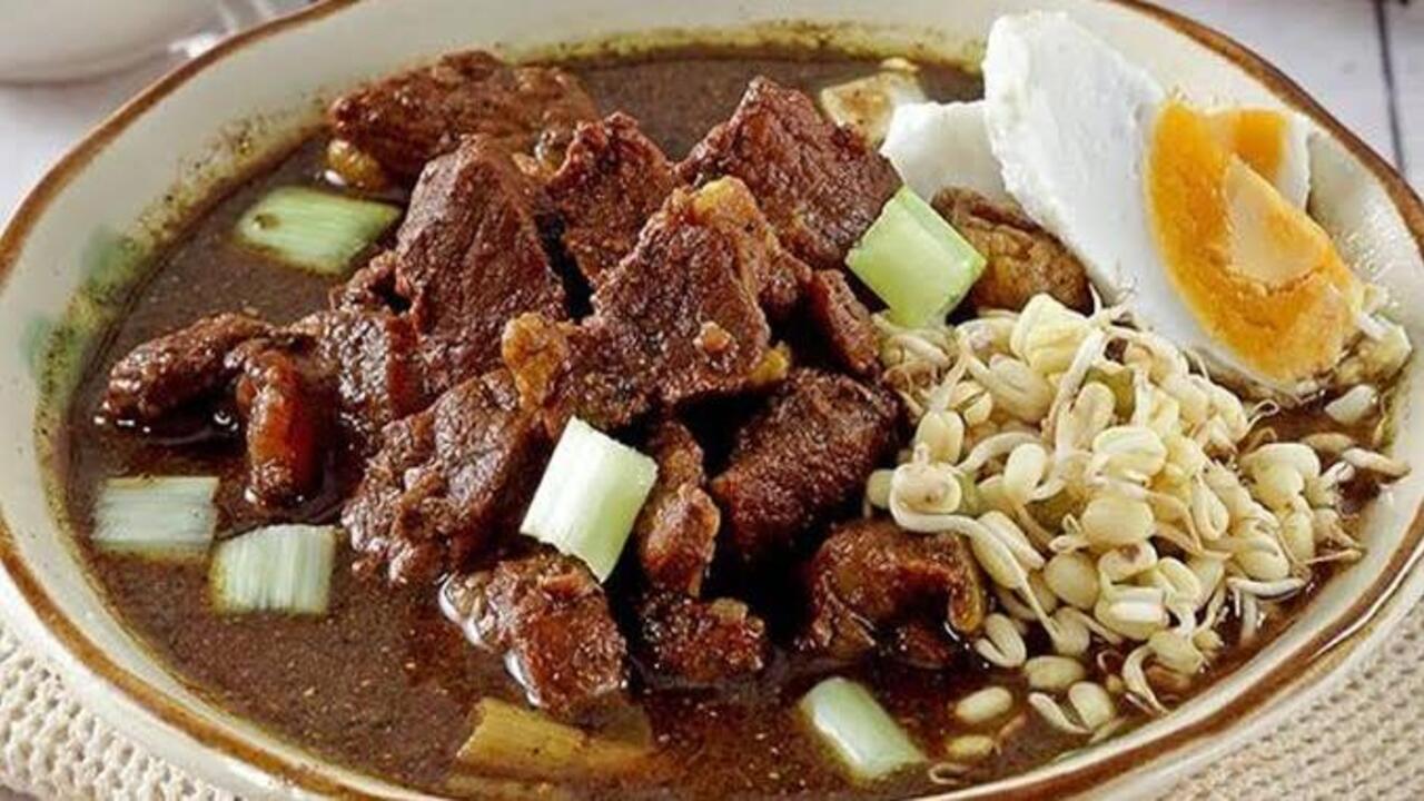Rawon, Kuliner Khas Jawa Timur yang Terus Bertahan di Tengah Perubahan Zaman