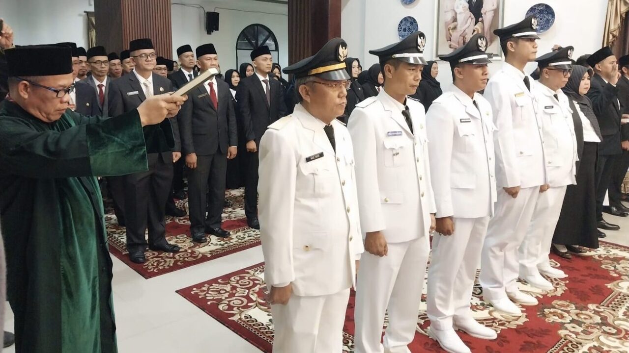 Teddy Lakukan Mutasi Besar-besaran, 96 Pejabat Dilantik