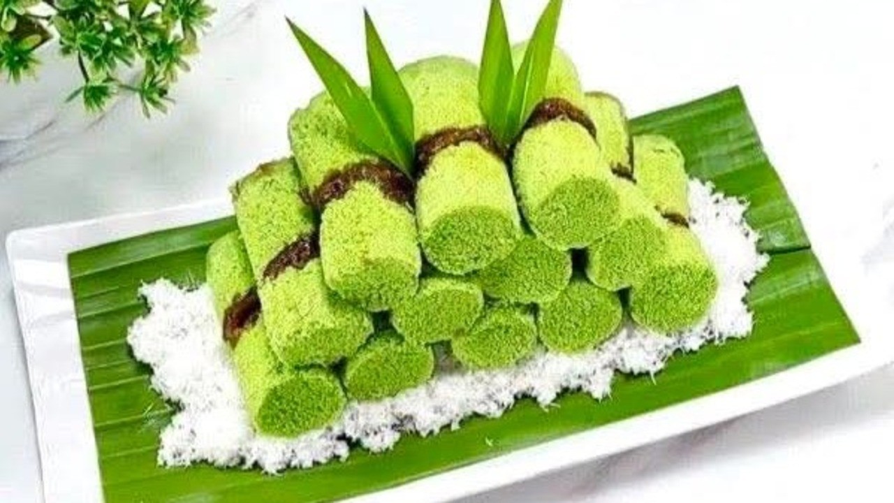 Kue Putu, Jajanan Tradisional yang Tetap Bertahan di Tengah Modernisasi Kuliner