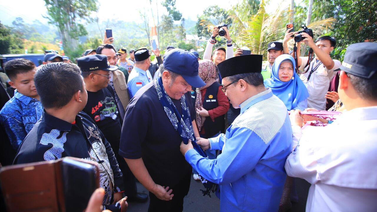 Herman Deru Tegaskan Komitmen Majukan Petani Semende, Bantu Traktor hingga Ingatkan Bahaya Narkoba