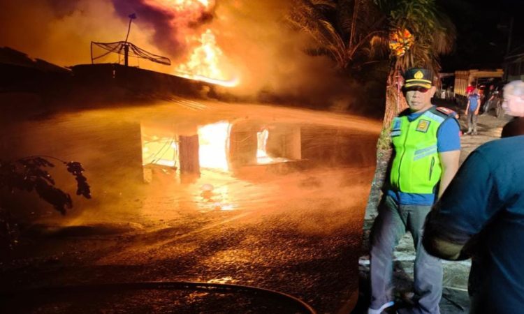 Dua Unit Rumah Warga Batukuning Ludes Terbakar