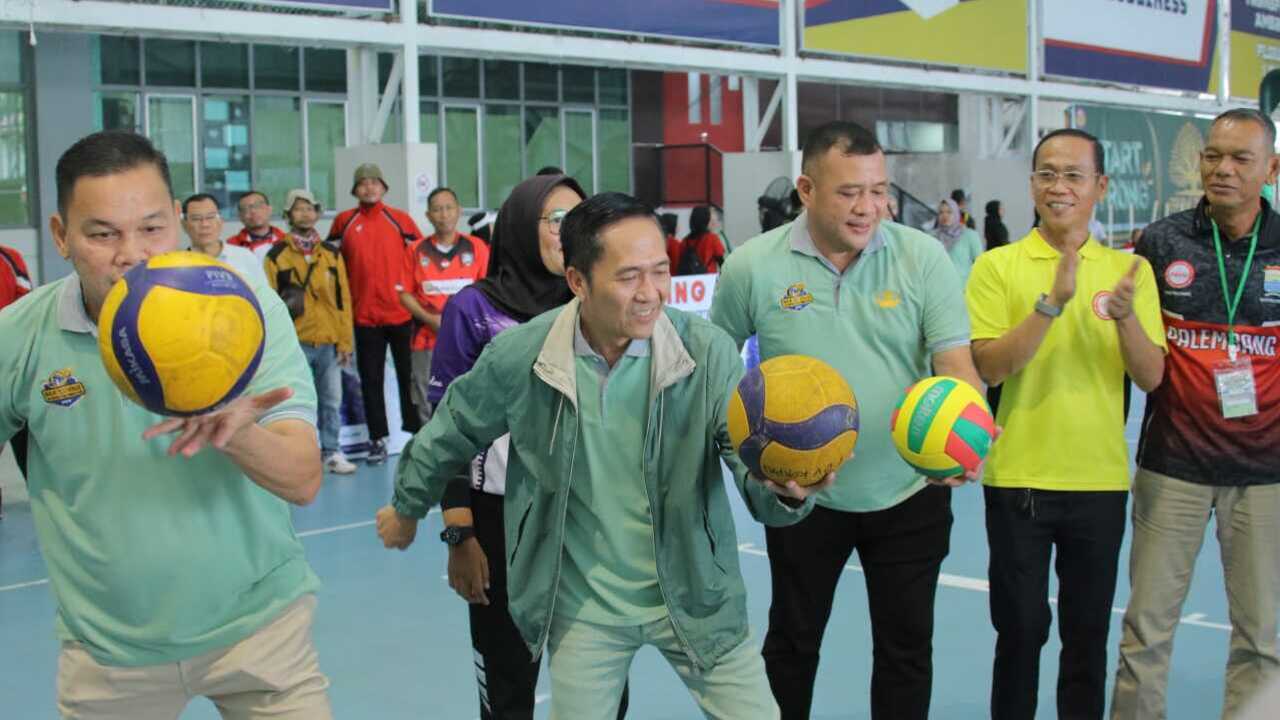 Turnamen Voli Korpri Piala Walikota Palembang Pecahkan Rekor Peserta