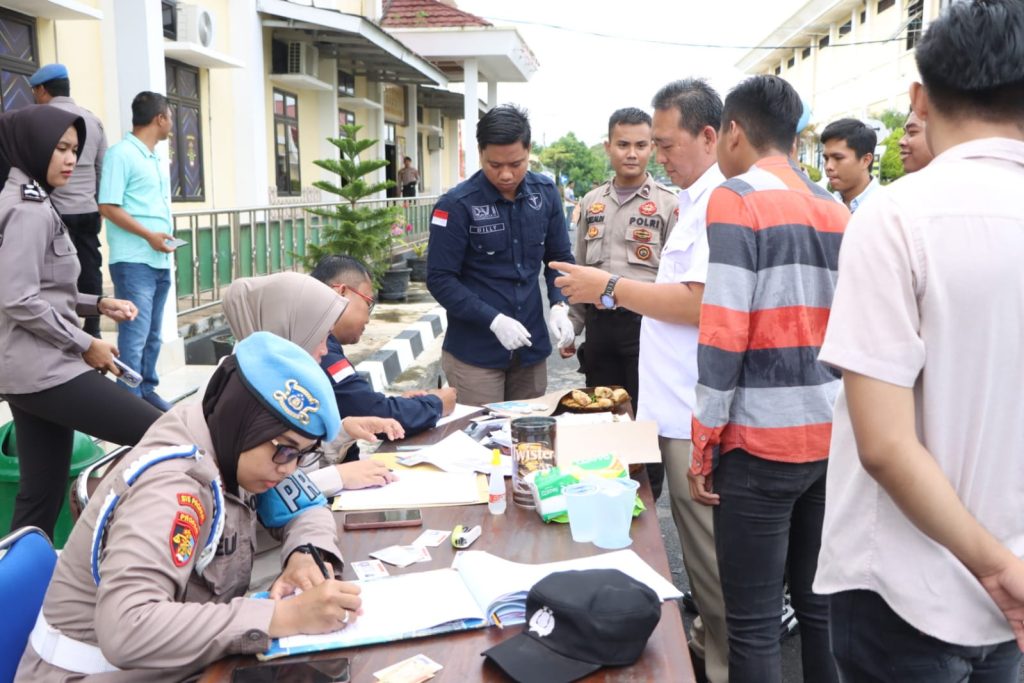 Polres OKU Tes Urine Anggota Menggunakan Sampel Saliva