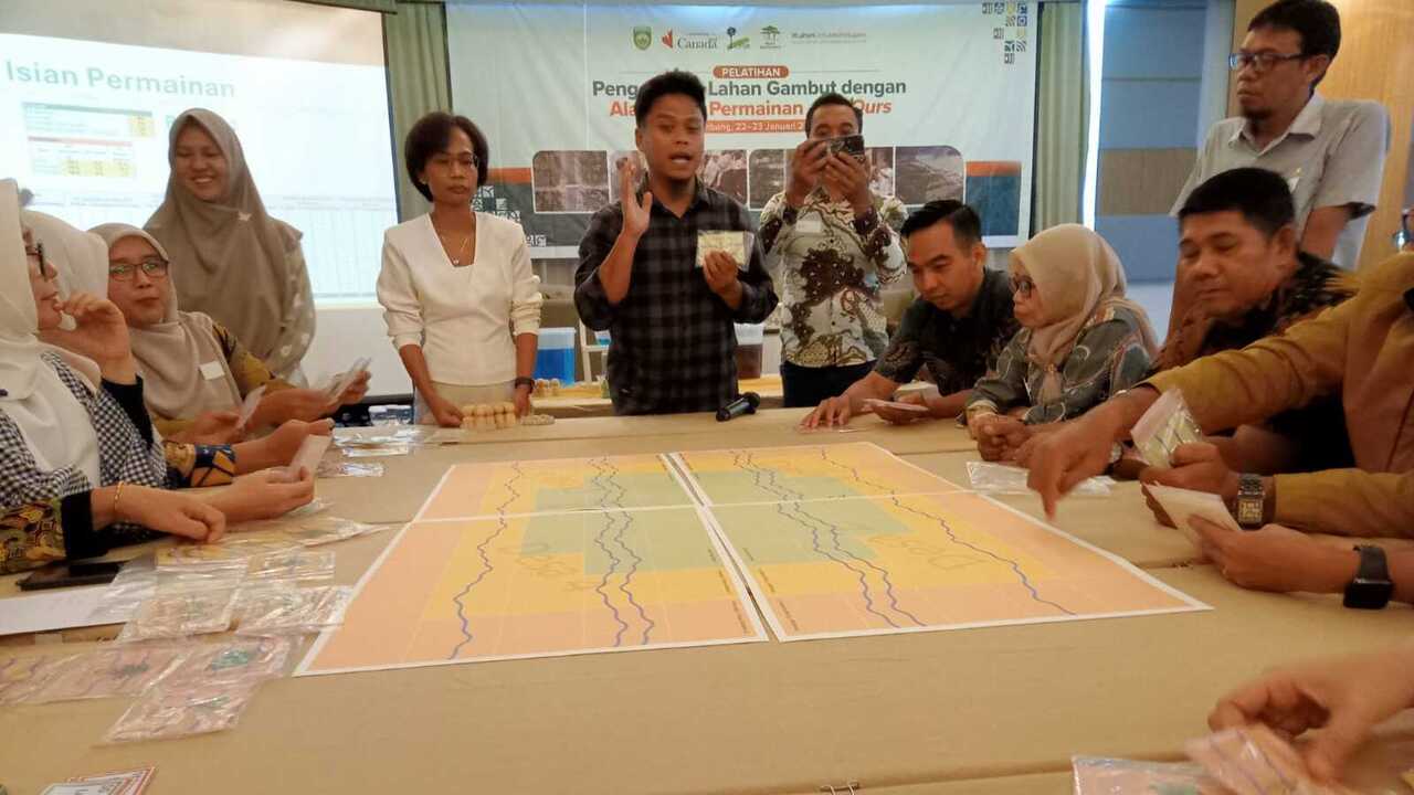 Pelatihan H2Ours : Edukasi Berbasis Permainan untuk Kelestarian Gambut di Sumatera Selatan