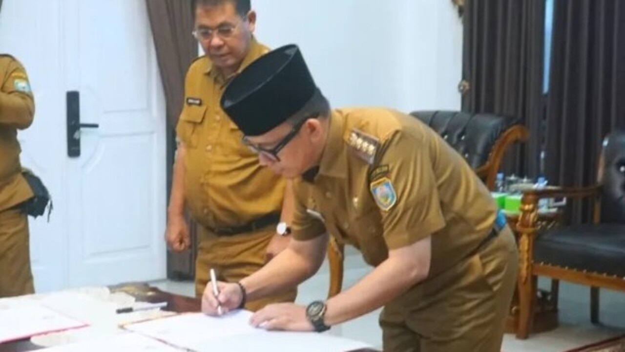 Pacu Kinerja 2026, Pemkab OKU Teken Perjanjian Kinerja dan LPPD