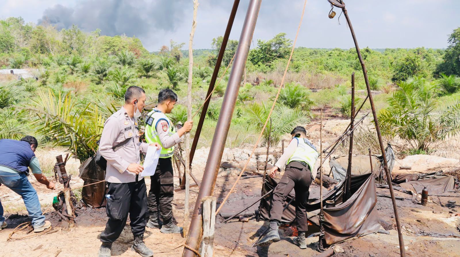 Sub Satgas Gakkum Ilegal Drilling dan Illegal Refinery Musi Banyuasin Tutup 93 Sumur