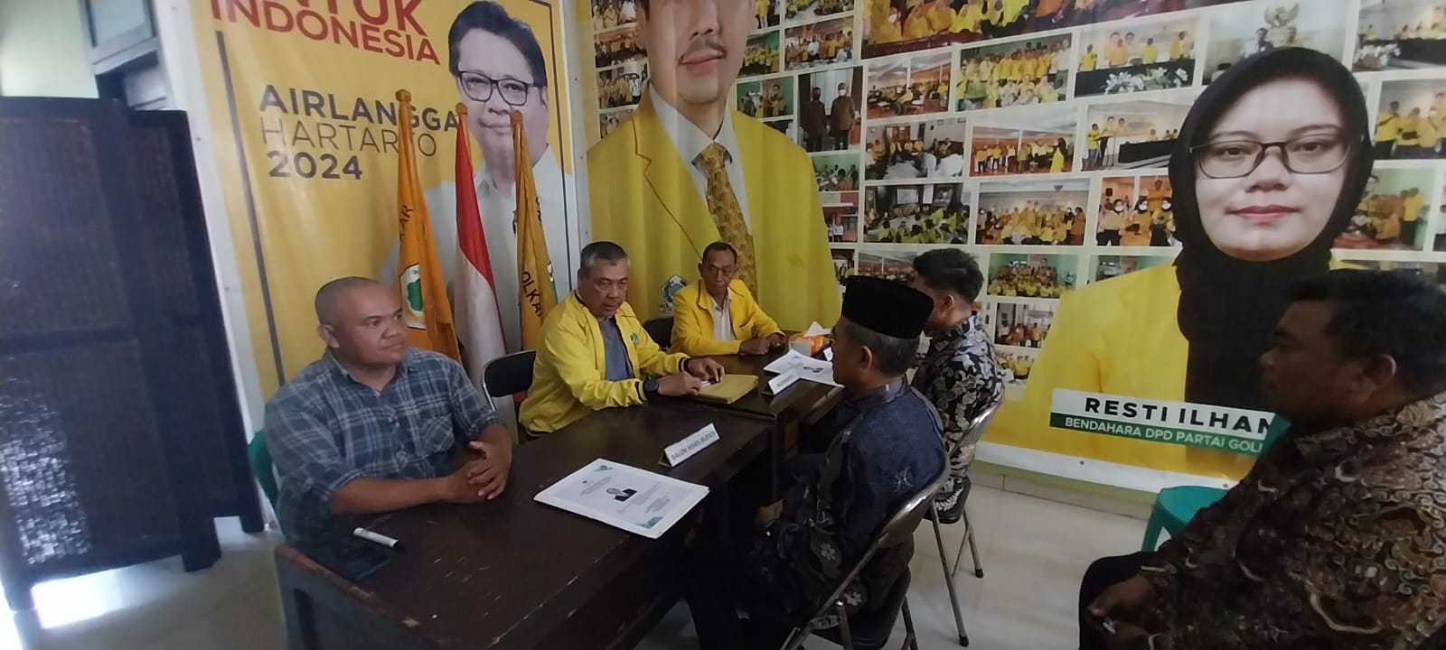 Ardani Bersama Ketua Tim Pemenangan AW Noviadi Kembalikan Berkas Formulir Calon di Partai Golkar