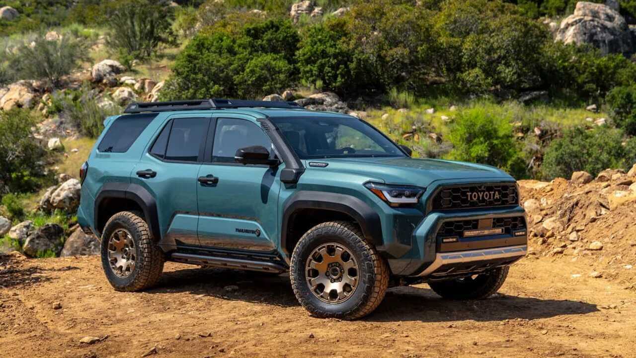 Toyota 4Runner 2025: SUV Legendaris yang Lebih Tangguh dan Modern. 