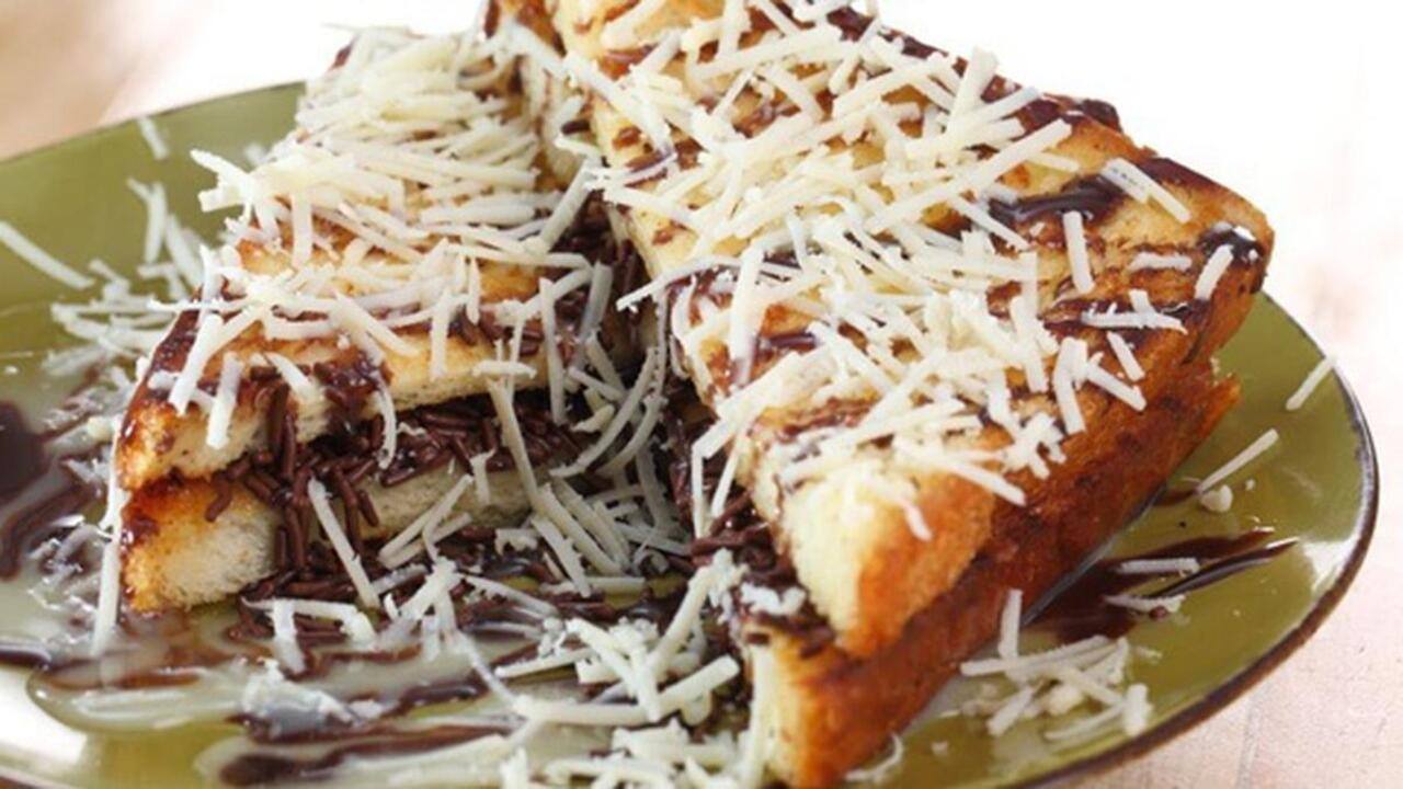 Roti Bakar Jadi Primadona Baru di Tengah Tren Kuliner Kekinian
