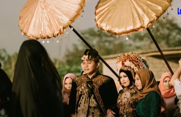 KAWIN CULIK ! Tradisi Unik Pernikahan Suku Sasak Lombok, NTB. Gadis Diculik Sebelum Menikah, Ini Faktanya..