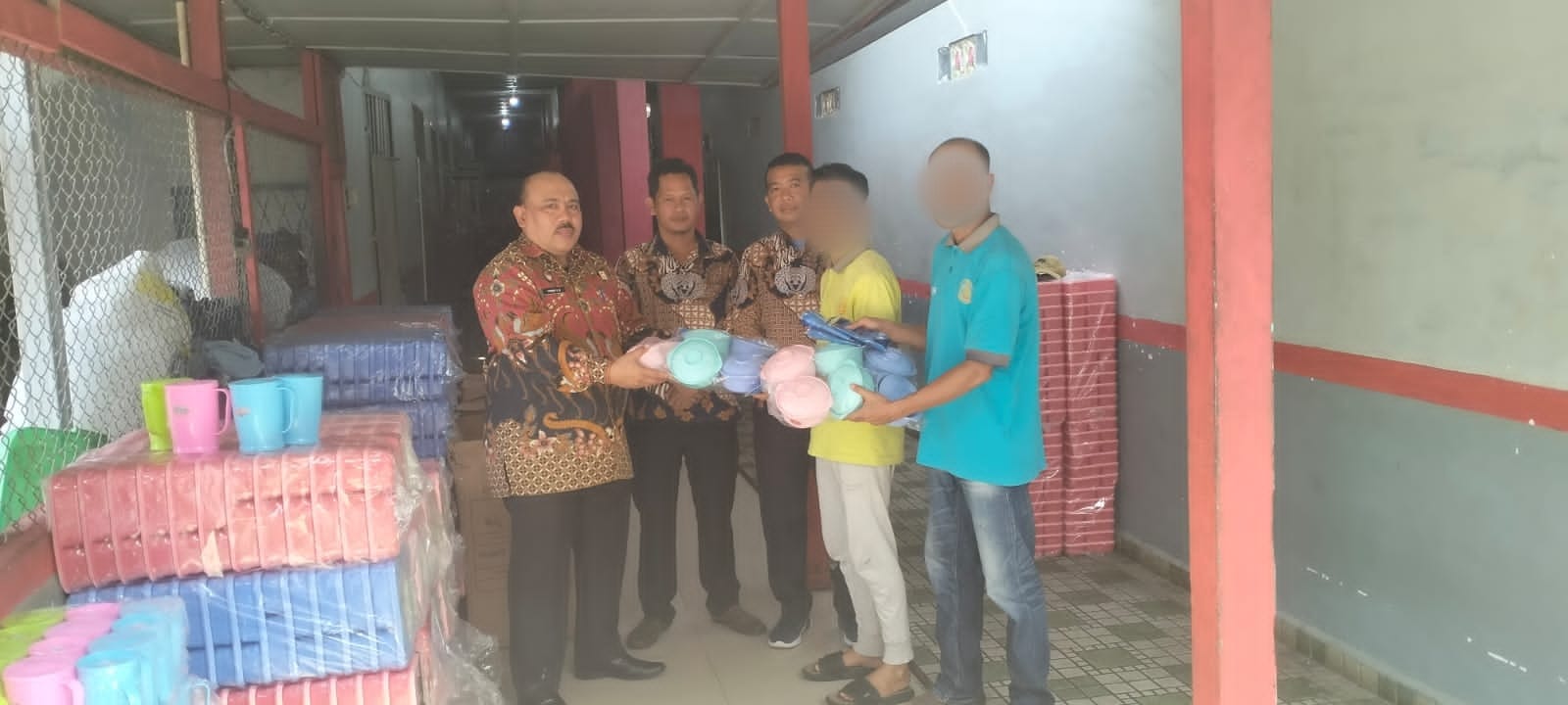 Demi Kesehatan serta Hak Warga Binaaan Lapas Sekayu Bagikan Alat Makan dan Minum secara Gratis