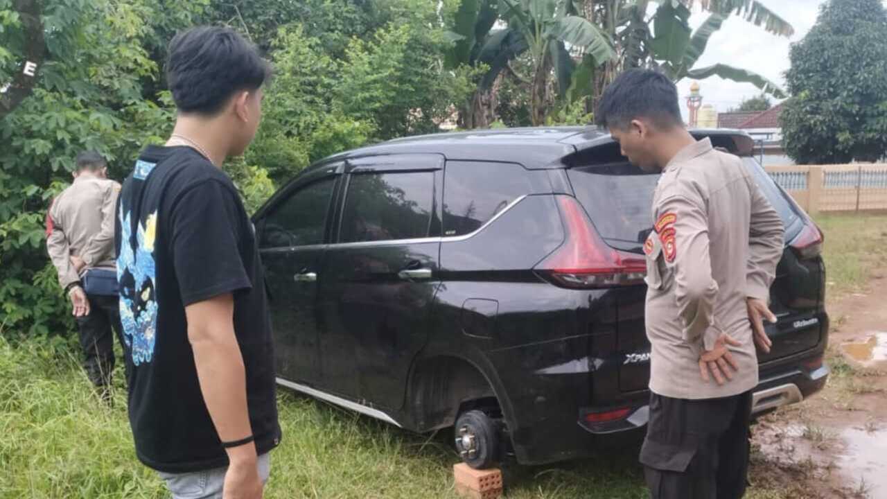 Terekam CCTV, Maling Pakai Pajero Gasak 4 Ban Xpander Terparkir di Pakjo