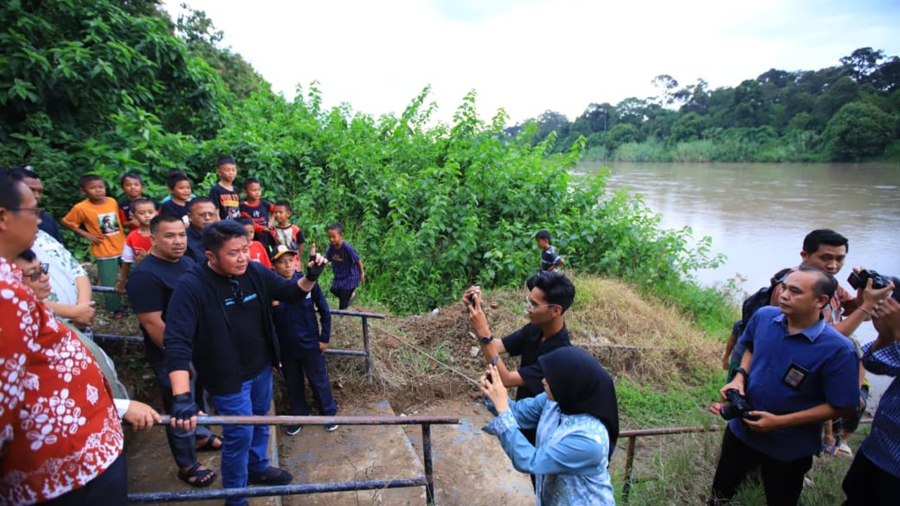 Touring Jadi Misi Kemanusiaan, Herman Deru Cek Langsung Wilayah Rawan Bencana.