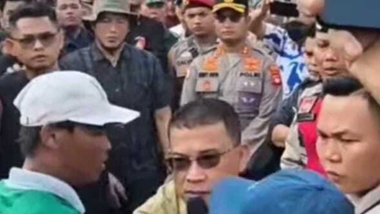 Terpancing Emosi! Bupati Muratara Nyaris Mencekik Pendemo Saat