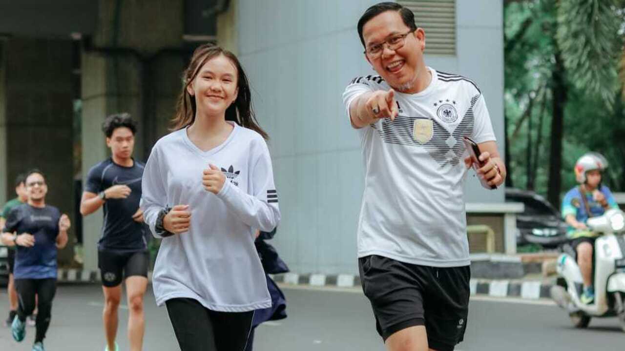 Wajib Tahu! Hal yang Perlu Diperhatikan dan Gerakan Pemanasan Sebelum Olahraga Lari