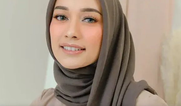 4 Inspirasi Motif Jilbab Terbaru untuk Tampil Fashionable di Lebaran 2024