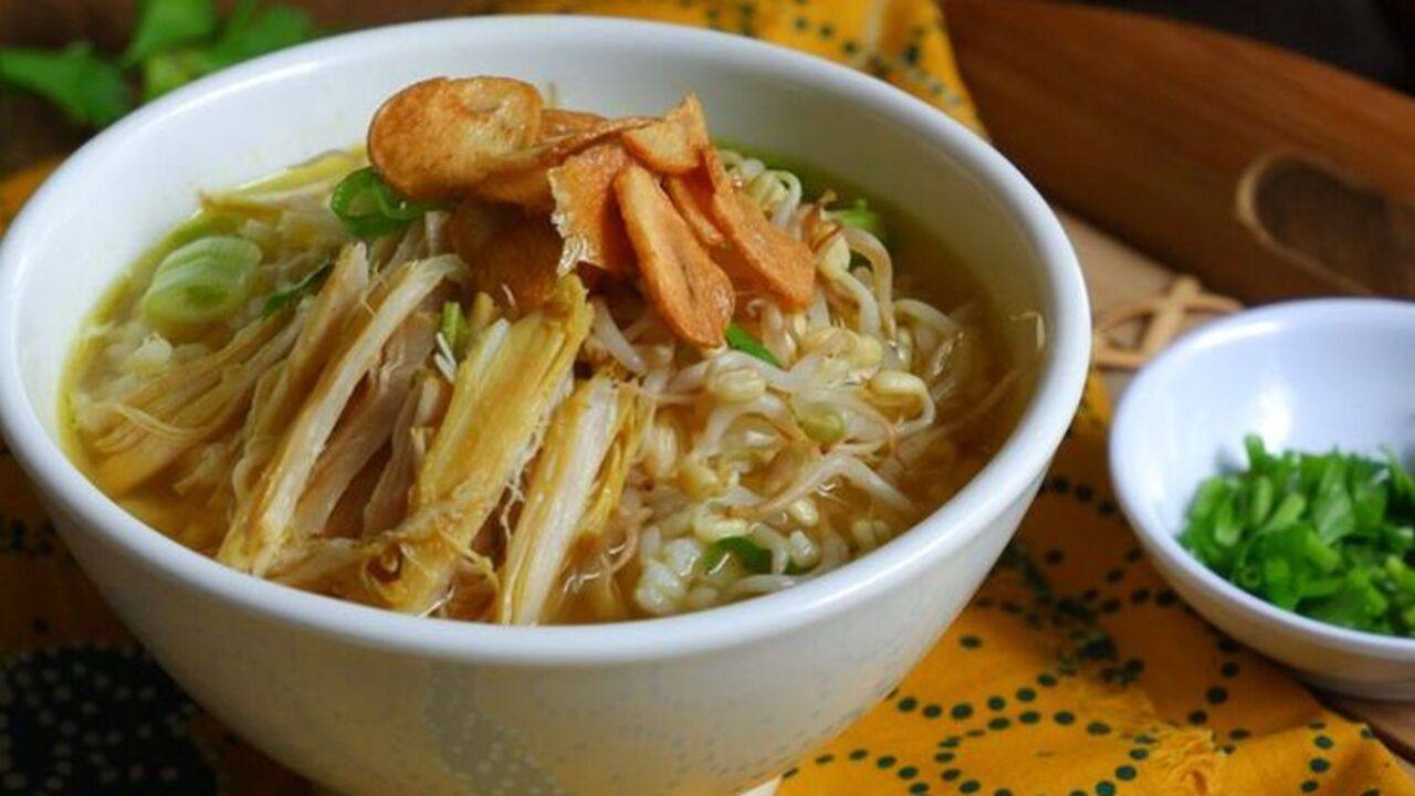 Soto Kudus : Cita Rasa Khas dari Kota Kretek yang Menyatu dalam Semangkuk Kehangatan