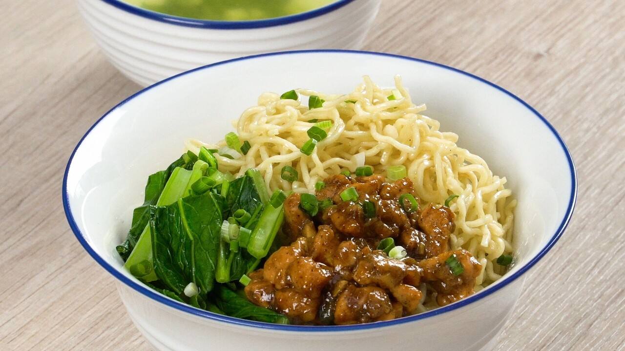 Mie Ayam : Hidangan Rakyat yang Tak Pernah Lekang oleh Waktu
