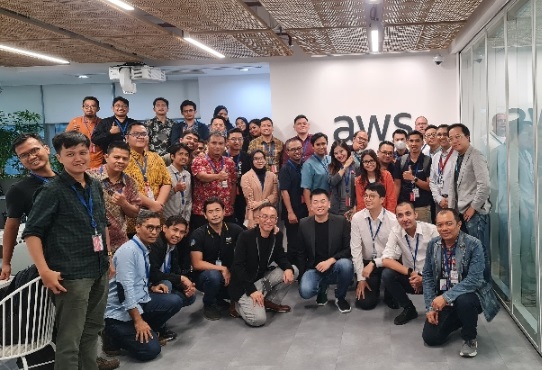 Indosat Ooredoo Hutchison, XL Axiata, Axiata Digital Labs, dan AWS Kolaborasi memperkenalkan sinergiAPI Portal