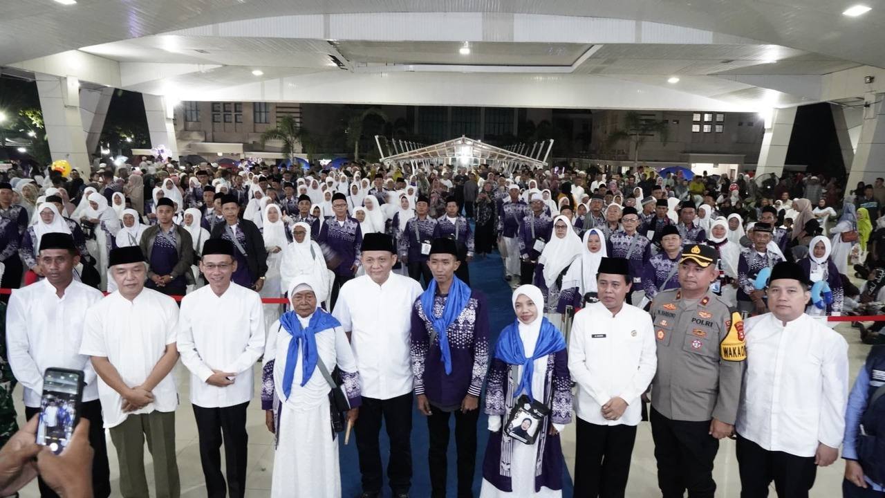 Berangkatkan Kloter 5, Total 919 JCH OKU Timur Tahun 2025
